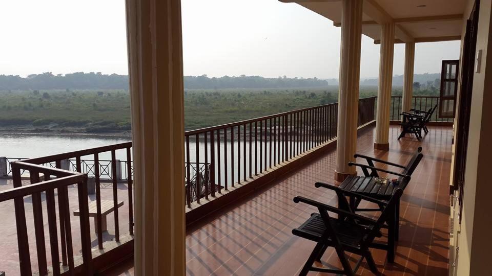 Jungle Wildlife Camp Ξενοδοχείο Sauraha Εξωτερικό φωτογραφία