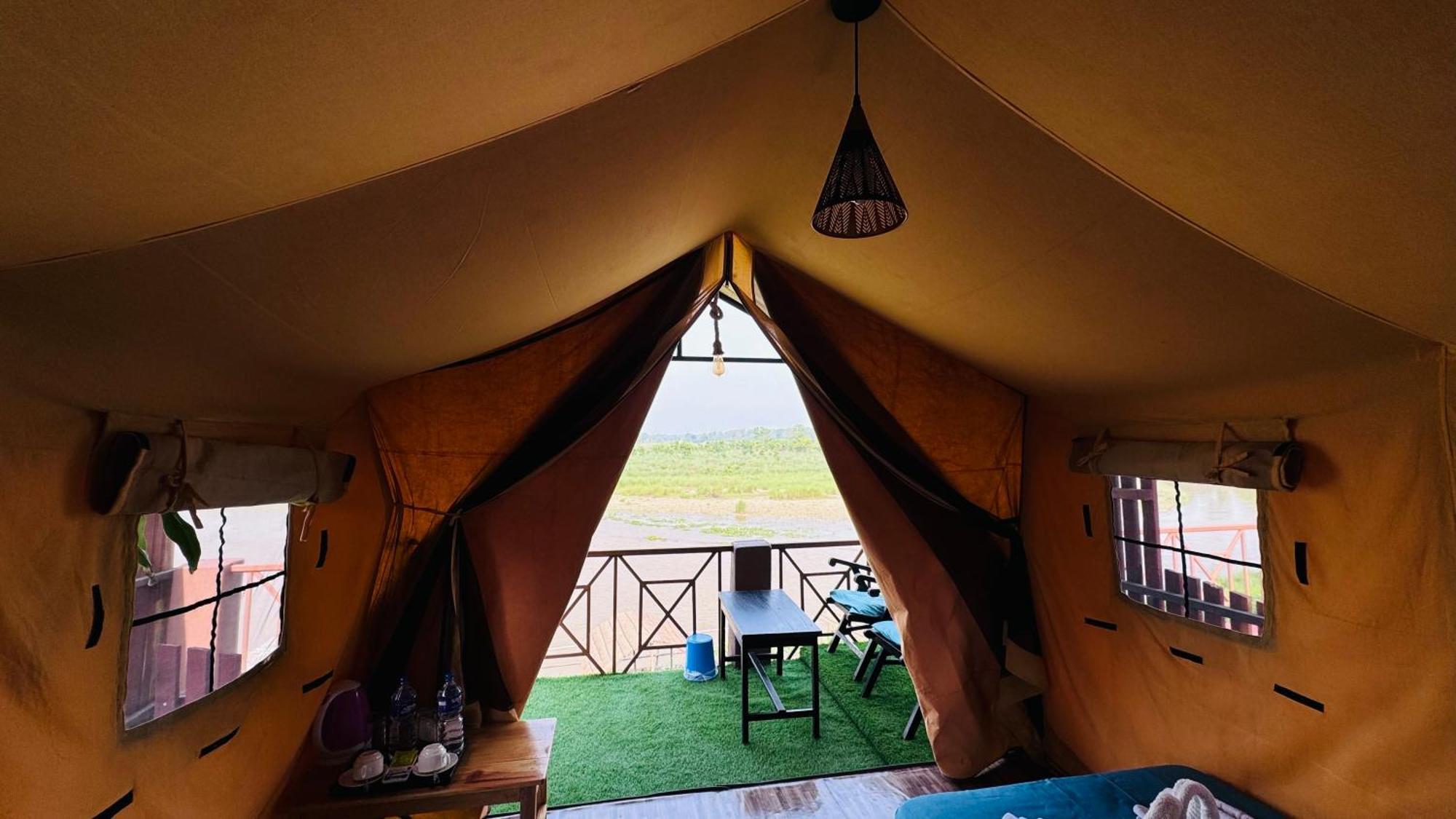Jungle Wildlife Camp Ξενοδοχείο Sauraha Εξωτερικό φωτογραφία