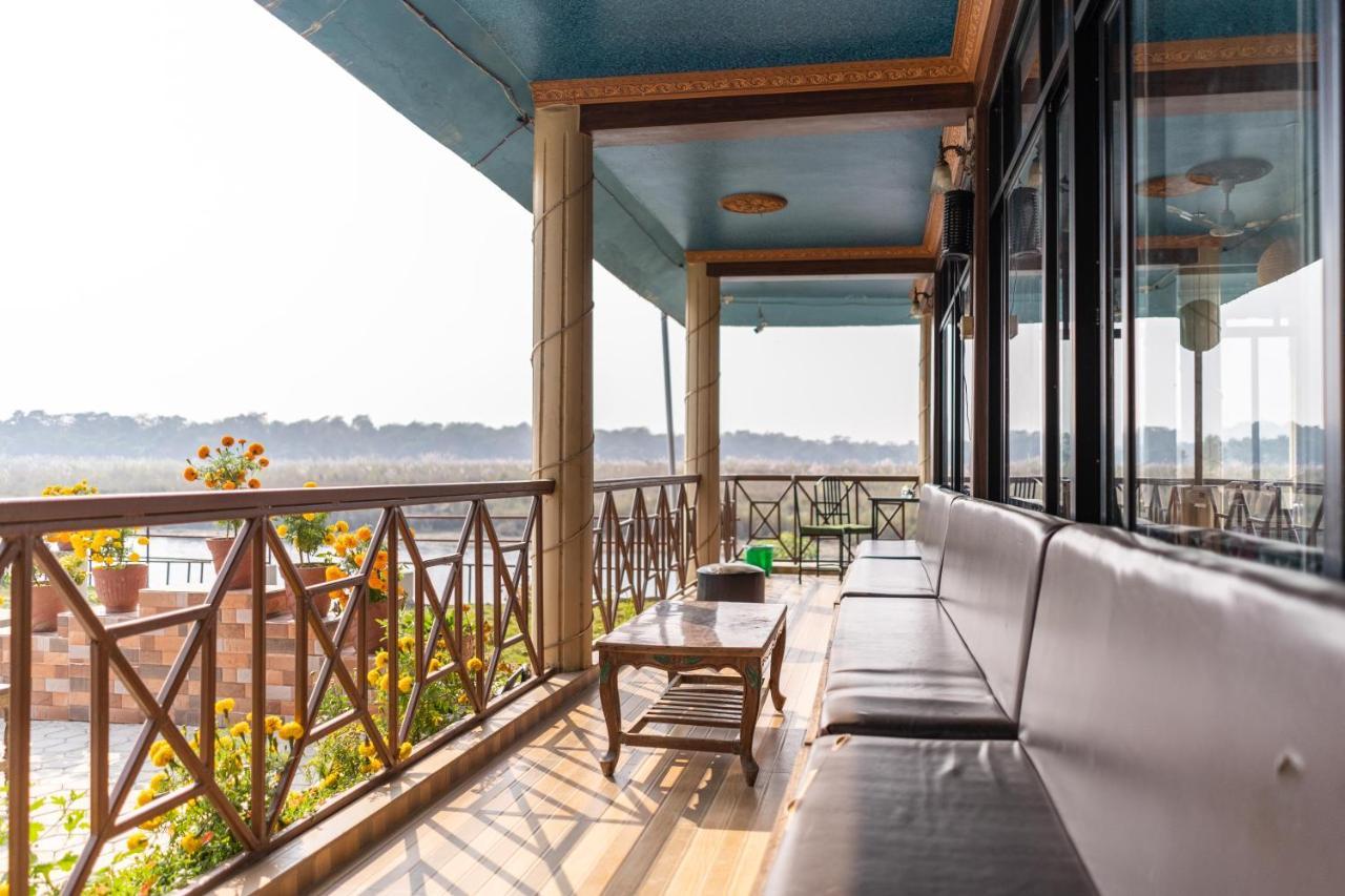 Jungle Wildlife Camp Ξενοδοχείο Sauraha Εξωτερικό φωτογραφία