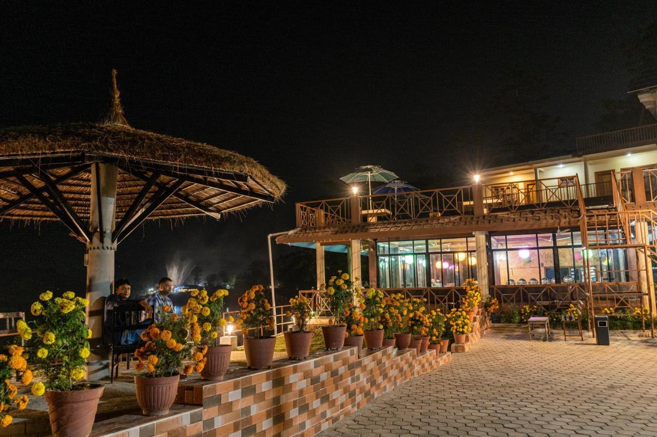 Jungle Wildlife Camp Ξενοδοχείο Sauraha Εξωτερικό φωτογραφία