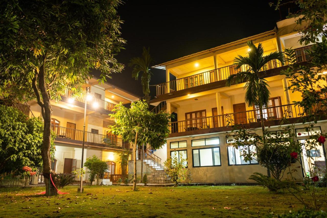 Jungle Wildlife Camp Ξενοδοχείο Sauraha Εξωτερικό φωτογραφία