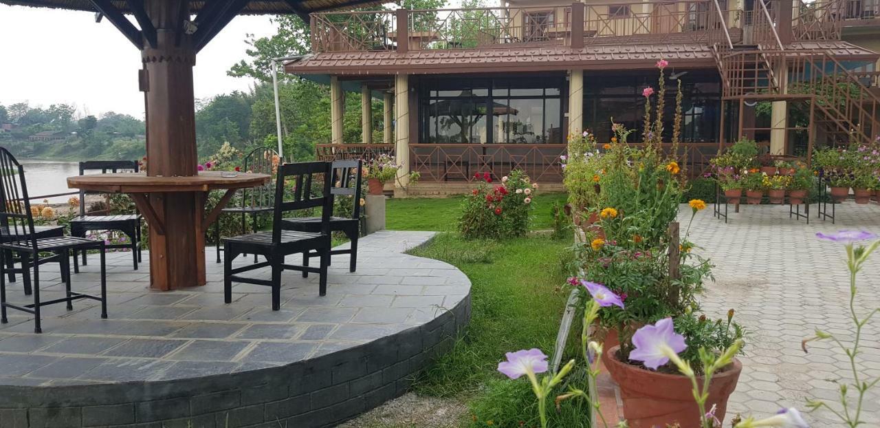 Jungle Wildlife Camp Ξενοδοχείο Sauraha Εξωτερικό φωτογραφία
